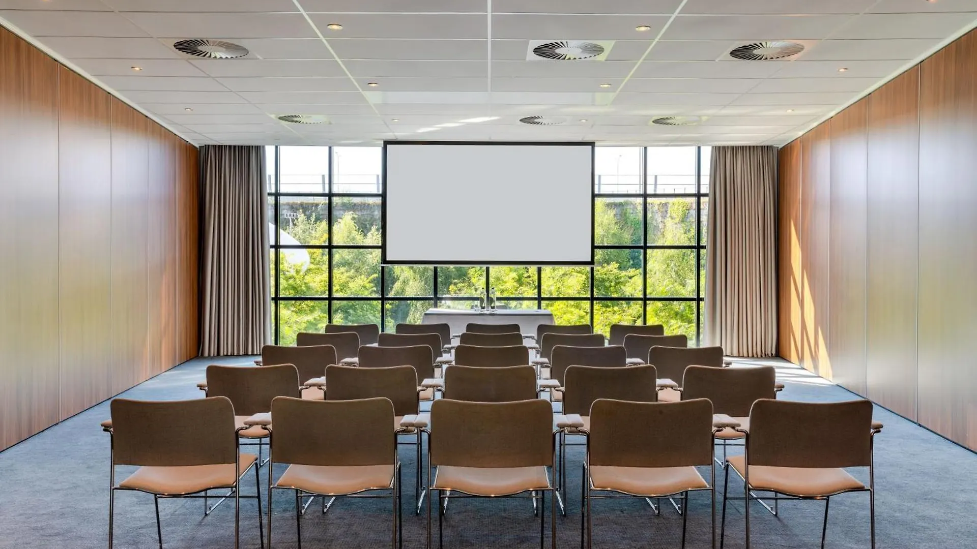 ****  Corendon Amsterdam Schiphol Airport, A Tribute Portfolio Hotel Badhoevedorp Netherlands