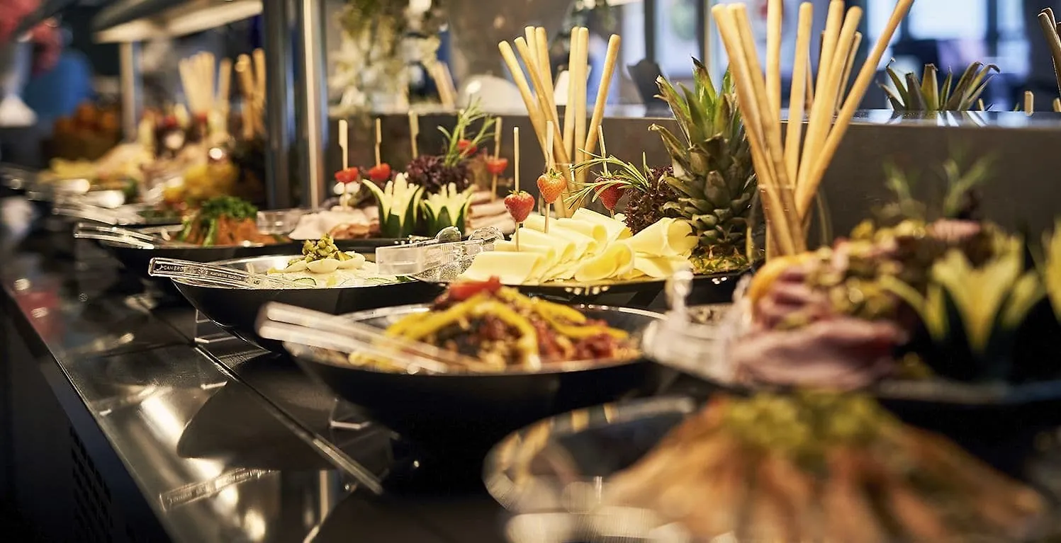 Corendon Amsterdam Schiphol Airport, A Tribute Portfolio Hotel Badhoevedorp